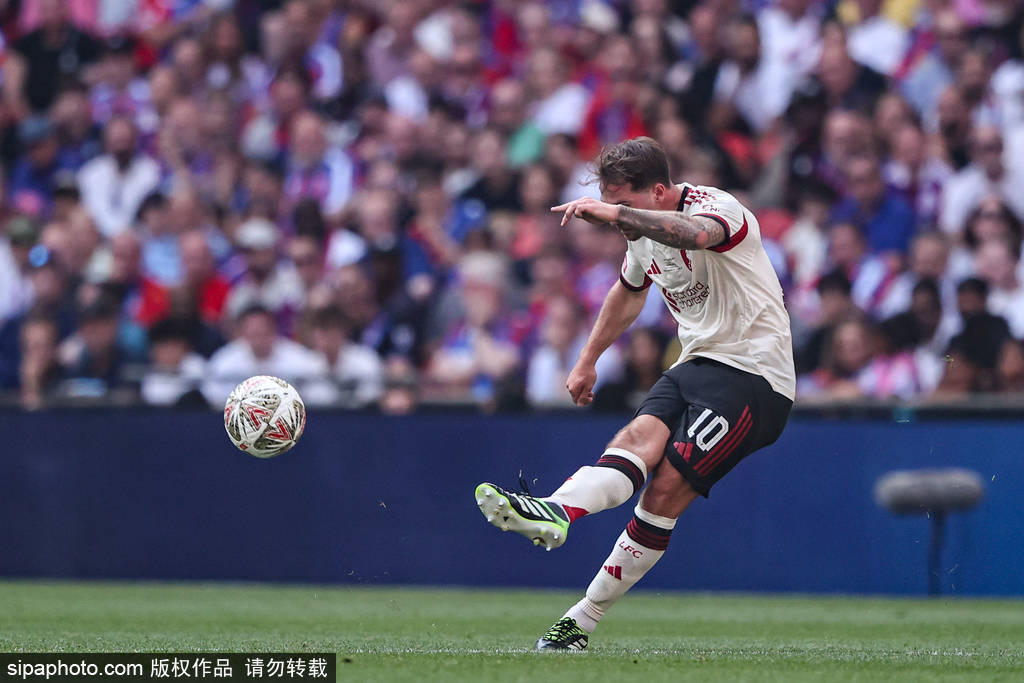 基耶萨的逆袭之路：从落选到重生，利物浦的期待与挑战