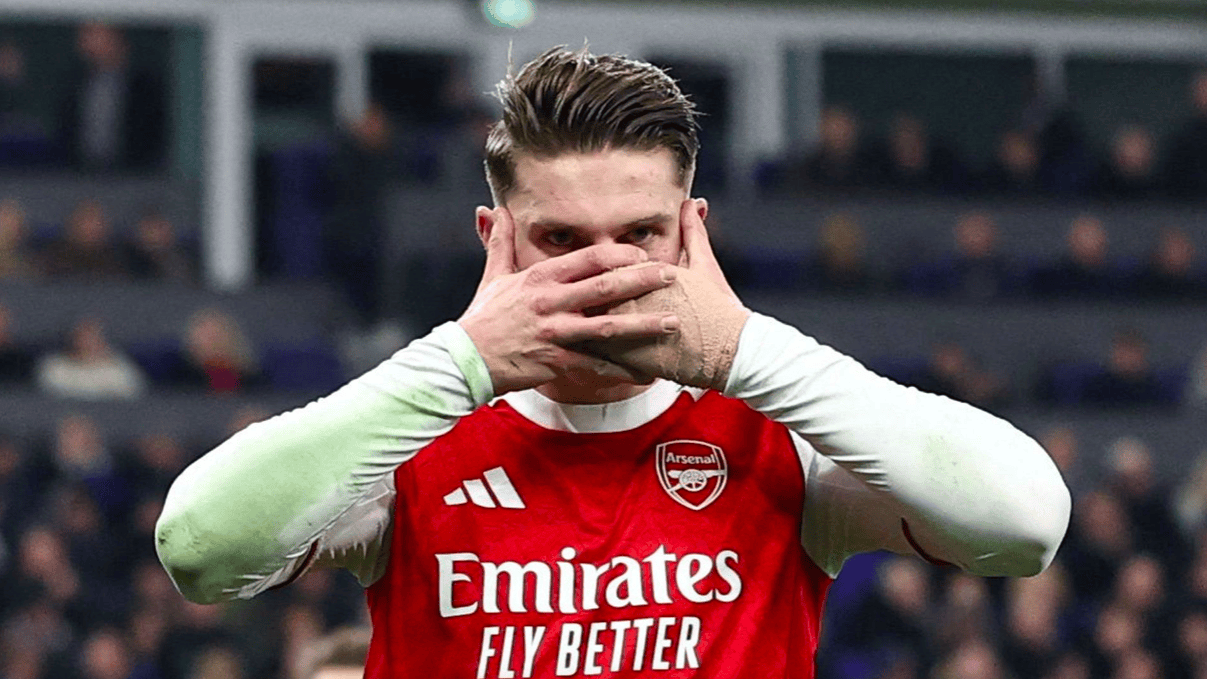 1-0！队长让点 12.9亿豪门3连胜重返榜首 英超领头羊4小时两度易主